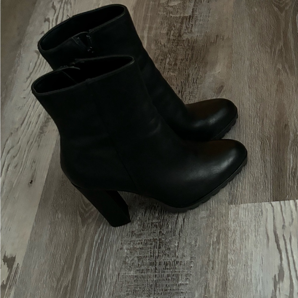 Like new aldo boots sz 39